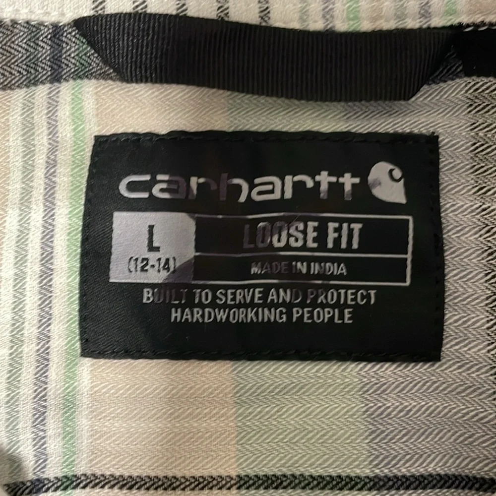Carhartt Women’s Short Sleeve Loose Fit Woven Button Front Plaid NWT - Picture 4 of 5